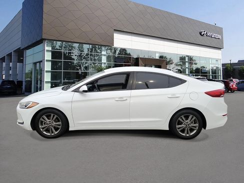 Used 2018 Hyundai Elantra SEL image 3
