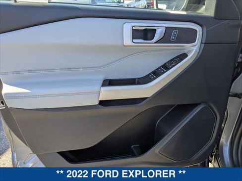 Used 2022 Ford Explorer XLT w/ Equipment Group 202A RWD image 10