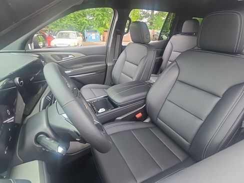New 2026 Chevrolet Traverse LT w/ Driver Confidence Package AWD/4WD image 11