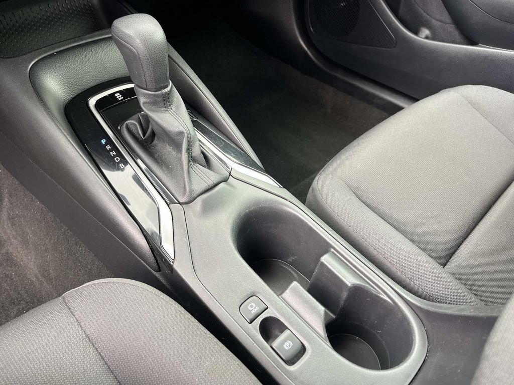 Used 2025 Toyota Corolla LE FWD image 30