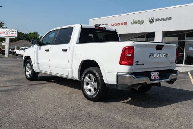 Used 2025 RAM 1500 Big Horn AWD/4WD image 3