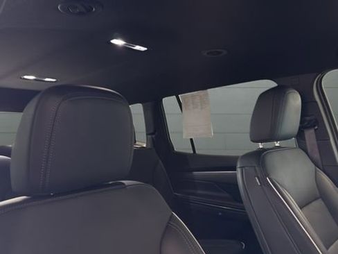 Used 2025 Buick Enclave Preferred image 36