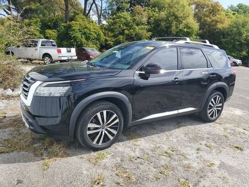 Certified 2023 Nissan Pathfinder Platinum image 2