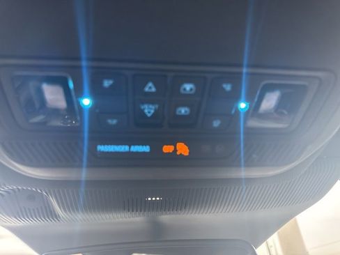 Used 2025 Ford Explorer ST-Line w/ Premium Package image 18