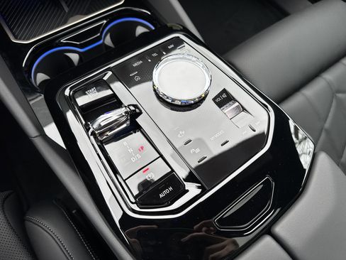 New 2026 BMW 530i xDrive AWD/4WD image 12