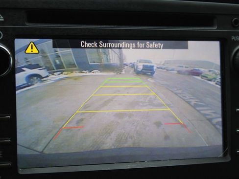 Used 2017 Chevrolet Traverse LT w/ Style and Technology Package image 34