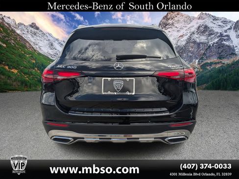 Used 2025 Mercedes-Benz GLC 300 4MATIC image 17