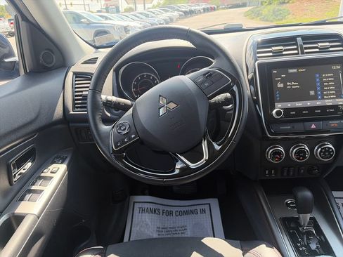 Used 2025 Mitsubishi Outlander Sport SE AWD/4WD image 13