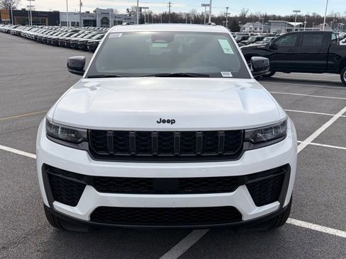 New 2026 Jeep Grand Cherokee Laredo image 10