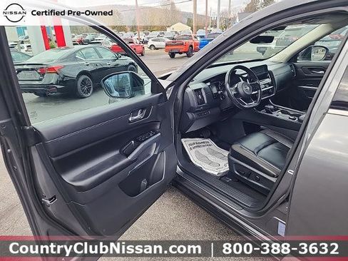 Certified 2023 Nissan Pathfinder SL w/ SL Premium Package image 10