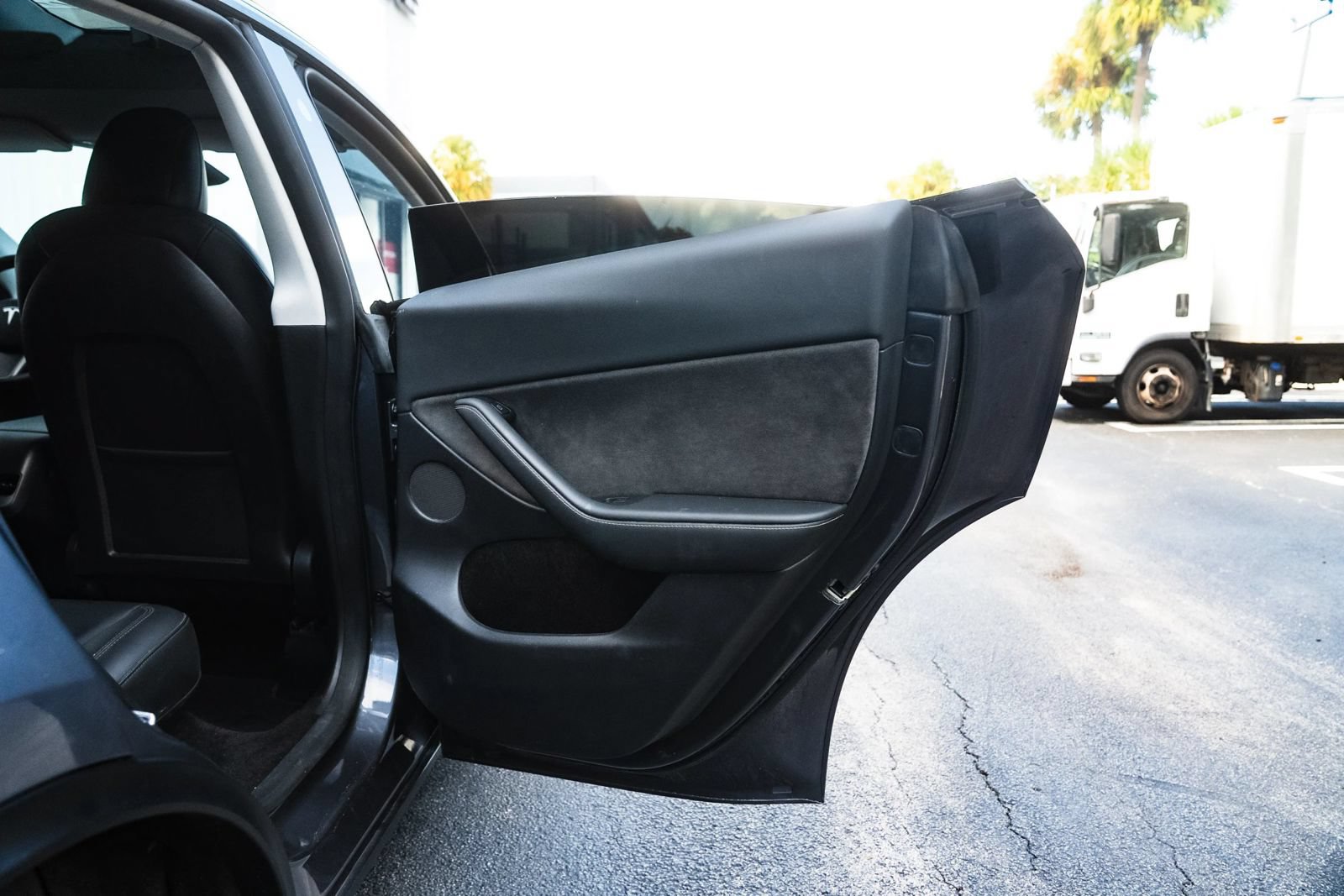 Used 2023 Tesla Model Y 2WD image 21