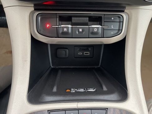 Used 2021 GMC Acadia Denali w/ Denali Technology Package image 28