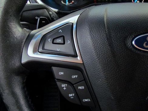 Used 2016 Ford Edge SEL image 20