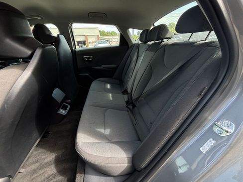 Used 2025 Kia K4 LXS image 31