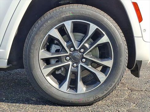 Used 2022 Jeep Grand Cherokee L Overland image 27