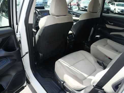 Used 2020 Subaru Ascent Premium w/ Convenience Package AWD/4WD image 17