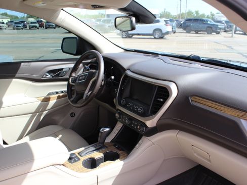 Used 2019 GMC Acadia Denali w/ Technology Package AWD/4WD image 19