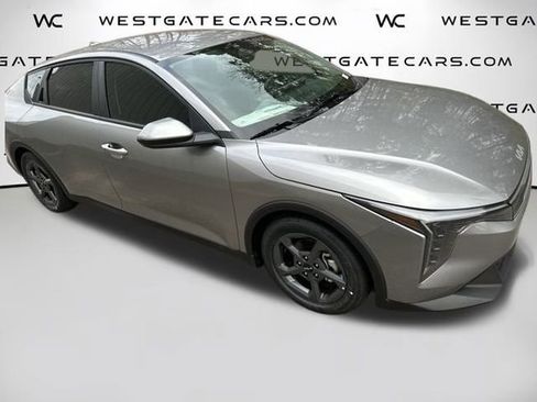New 2025 Kia K4 LXS image 11