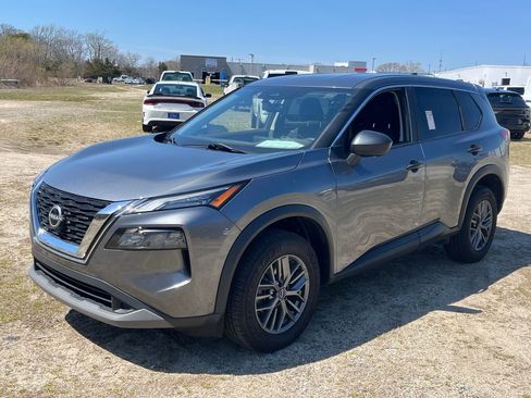 Used 2023 Nissan Rogue S image 5