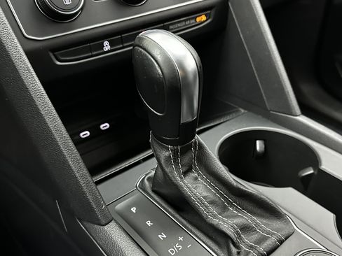 Used 2021 Volkswagen Atlas SE image 17