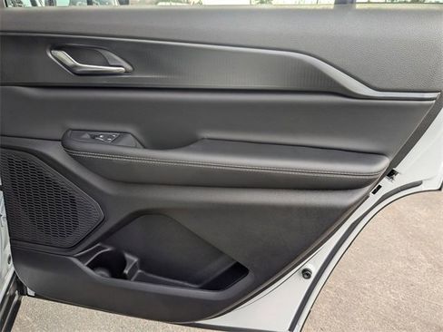 New 2025 Jeep Grand Cherokee L Altitude image 33