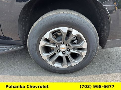 Used 2025 Chevrolet Suburban LT w/ Comfort Package AWD/4WD image 26