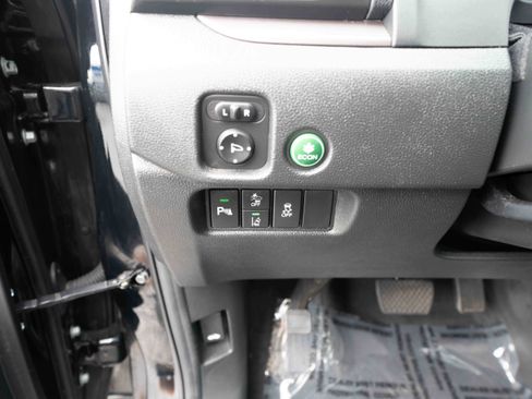 Used 2023 Honda Passport EX-L image 11