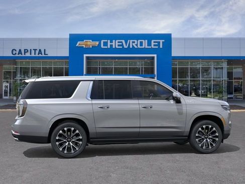 New 2026 Chevrolet Suburban High Country AWD/4WD image 5