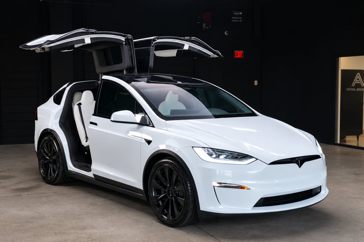 Used 2023 Tesla Model X Plaid AWD/4WD image 3
