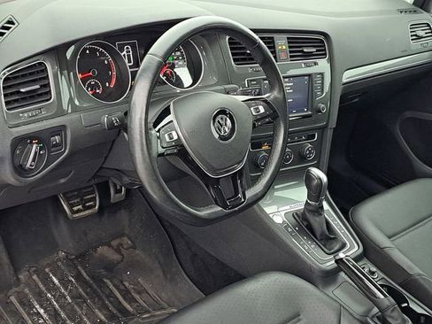 Used 2017 Volkswagen Golf Alltrack SE image 8