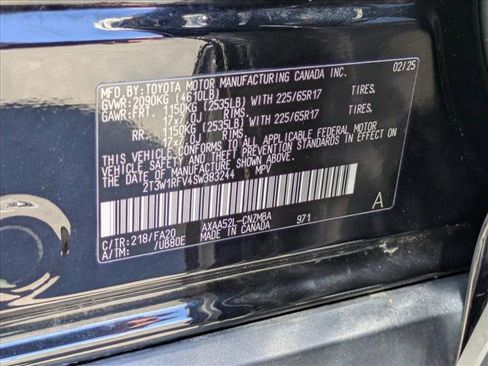 Used 2025 Toyota RAV4 XLE FWD image 25