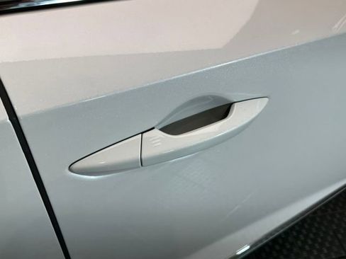 Used 2023 Acura MDX SH-AWD image 9