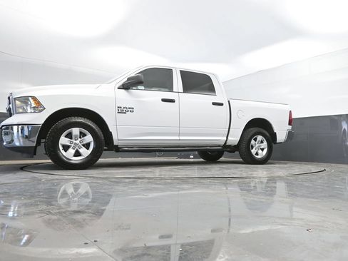 Used 2022 RAM 1500 Classic SLT AWD/4WD image 36