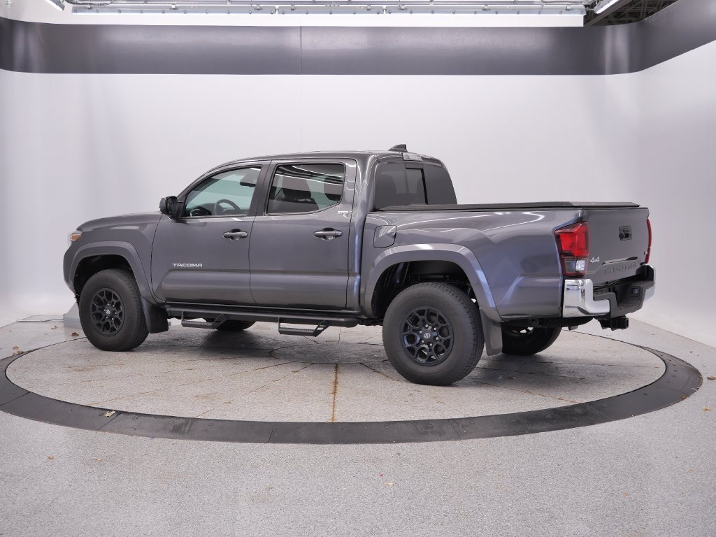Used 2021 Toyota Tacoma SR5 AWD/4WD image 3