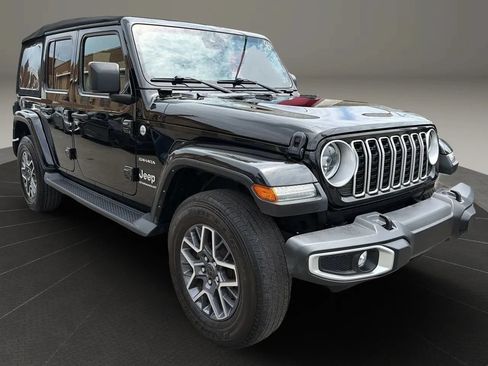 Used 2024 Jeep Wrangler Unlimited Sahara w/ Safety Group AWD/4WD image 3