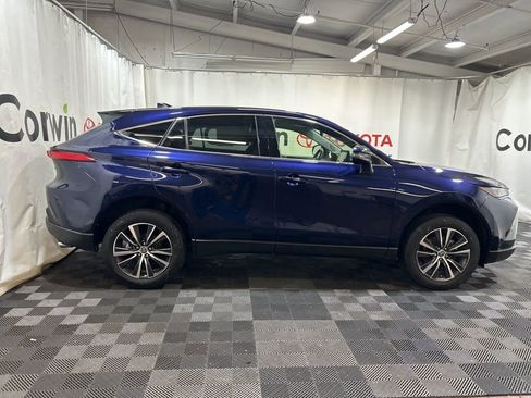 Used 2022 Toyota Venza LE image 10