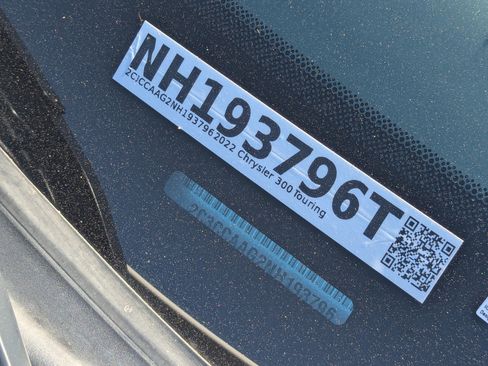 Used 2022 Chrysler 300 Touring image 10