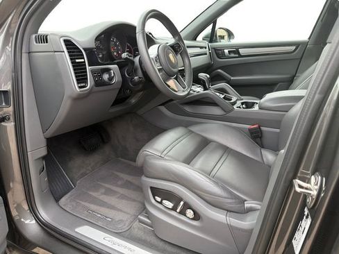 Used 2020 Porsche Cayenne AWD/4WD image 10