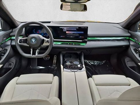 Used 2026 BMW i5 M60 w/ M Sport Package RWD image 14