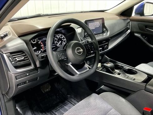 Used 2023 Nissan Rogue SV image 14