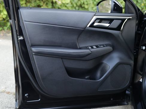 Used 2024 Mitsubishi Outlander SE Black Edition AWD/4WD image 24