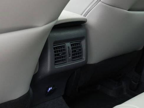 Used 2024 Toyota Camry XSE image 9