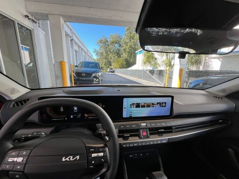 Used 2025 Kia K4 LXS image 34