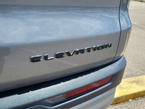 Used 2025 GMC Acadia Elevation FWD image 7