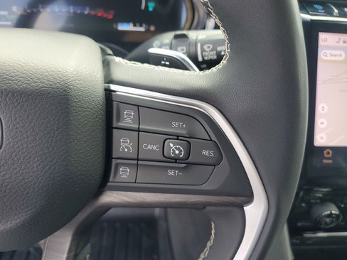 Used 2023 Jeep Grand Cherokee 4WD 4xe image 27