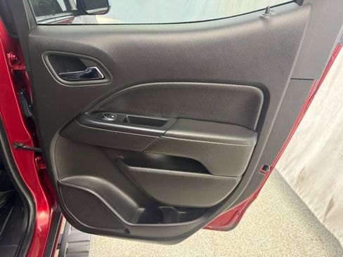 Used 2017 GMC Canyon Denali image 21