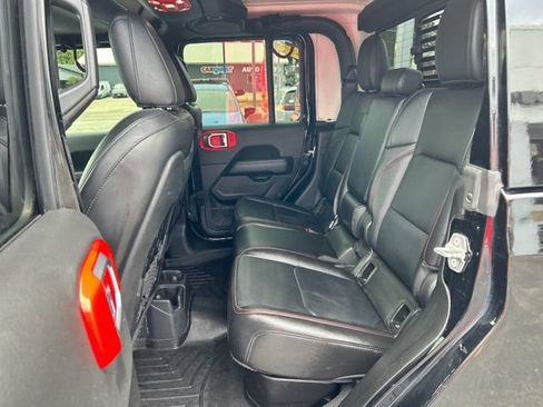 Used 2022 Jeep Gladiator Rubicon w/ Cold Weather Group AWD/4WD image 18