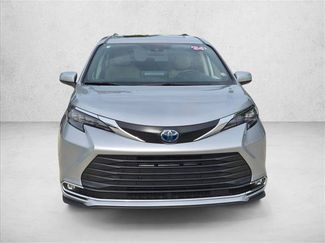 Certified 2024 Toyota Sienna XLE FWD video 2