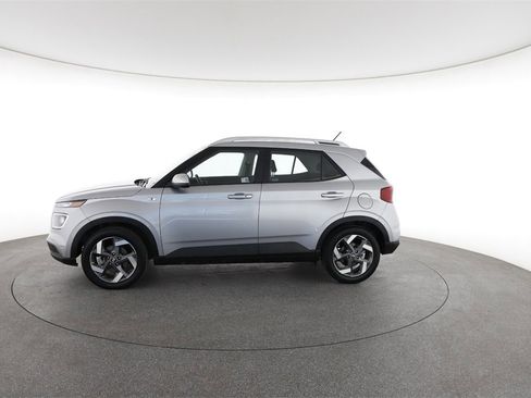 Used 2025 Hyundai Venue SEL image 7