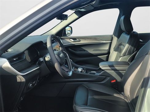 New 2026 Jeep Grand Cherokee Limited image 12